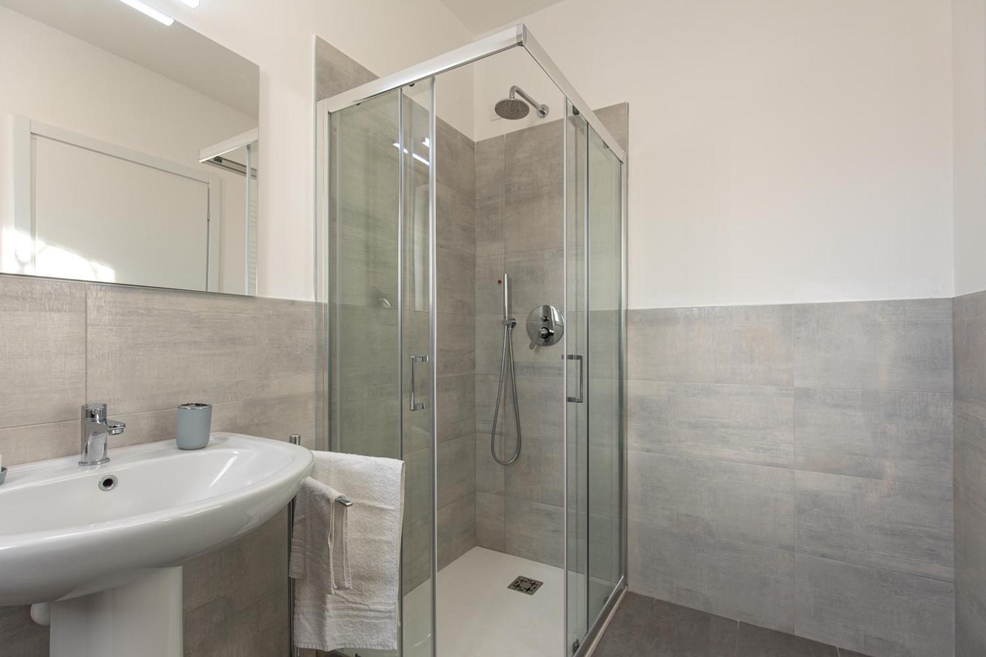 Red Carpet Apartment Кастелнуово дел Гарда Екстериор снимка
